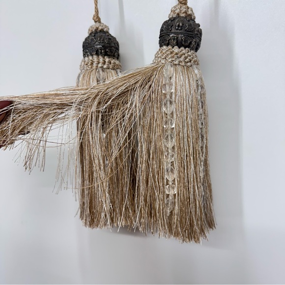Bed Bath & Beyond Ivory Tan Clear Beaded Capped Tassel Curtain Tiebacks - Picture 10 of 13
